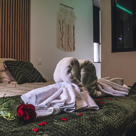Evasion Room Spa 埃南博蒙 外观 照片